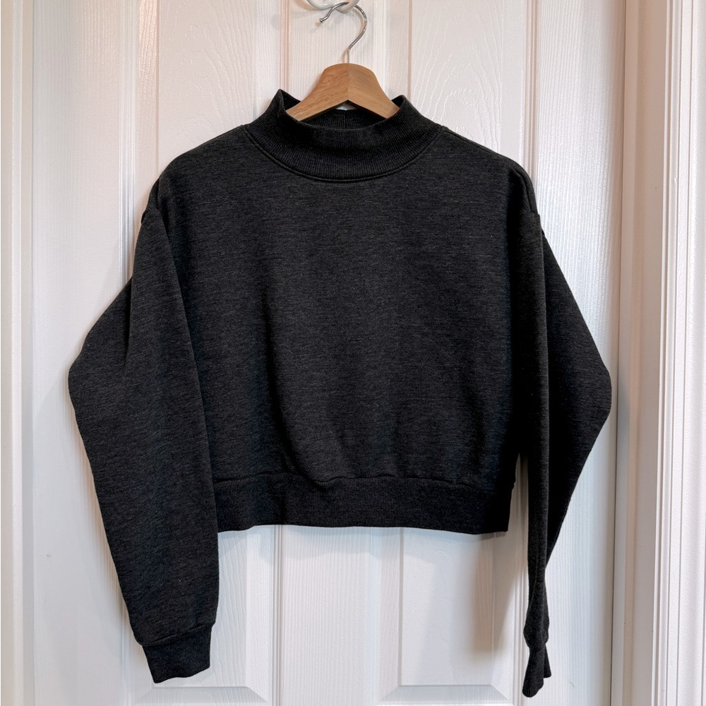 Wild Fable Mock Turtleneck Cropped Sweatshirt Black size M